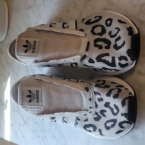 Women's Adidas Shoes Size 9